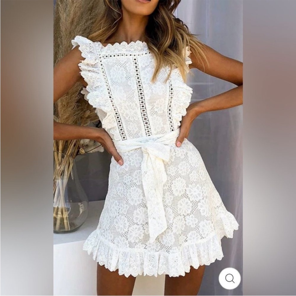 Selfie Leslie lace eyelet belted mini dress SIZE SMALL sorority Rush Initiation